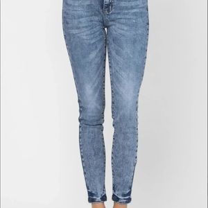 Judy Blue Acid Wash Skinny Jeans